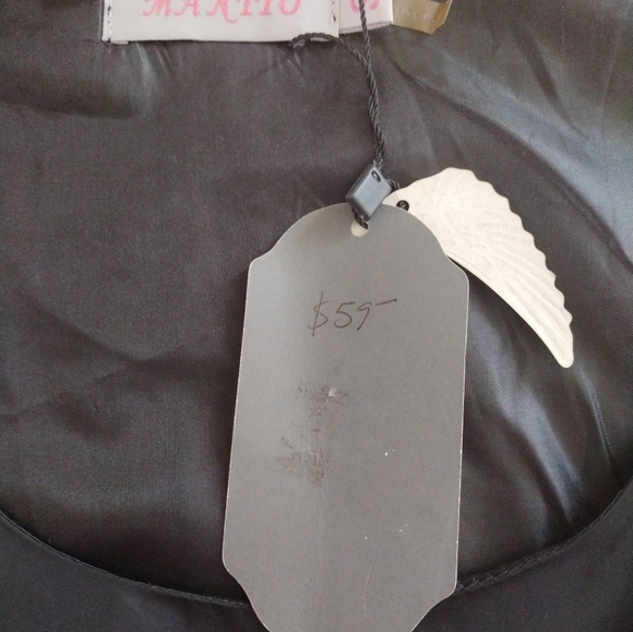 Dress - Picture 5 of 5